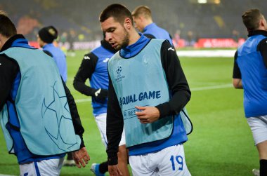 Kharkiv, Ukrayna - 11 Aralık 2019: Uefa Şampiyonlar Ligi karşılaşmasında Berat Djimsiti oyuncuları Shakhtar - Atalanta Bergamasca Calcio Bc (İtalya), Ukrayna