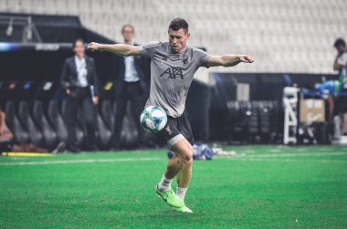 İstanbul, Türkiye - 14 Ağustos 2019: Uefa Süper Kupası Finallerinden önce James Milner Liverpool ile Chelsea arasında Vodafone Park, Vodafone Arena, Türkiye