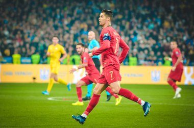 Kyiv, Ukrayna - 14 Ekim 2019: Uefa Euro 2020 ön eleme karşılaşmasında Ukrayna milli takımı Ukrayna ile Ukrayna milli takımı arasında oynanan karşılaşma sırasında Cristiano Ronaldo