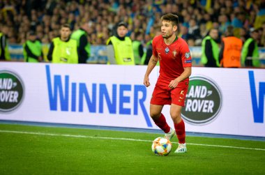 Kyiv, Ukrayna - 14 Ekim 2019: Uefa Euro 2020 ön eleme karşılaşmasında Ukrayna milli takımı Ukrayna ile Ukrayna milli takımı arasındaki Raphael Guerreiro oyuncusu