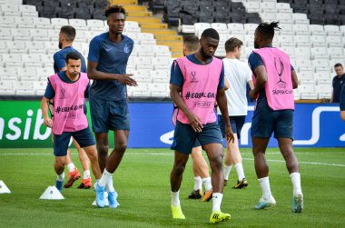 İstanbul, Türkiye - 14 Ağustos 2019: Türkiye 'nin Vodafone Arena kentindeki Vodafone Park' ta Liverpool ile Chelsea arasında oynanan Uefa Süper Kupa Finalleri öncesinde Chelsea futbolcuları antrenman oturumu