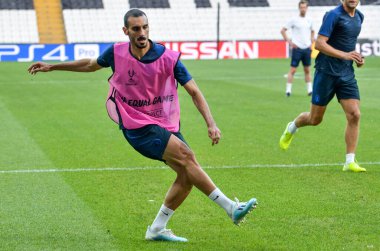 İstanbul, Türkiye - 14 Ağustos 2019: Vodafone Arena, Türkiye 'deki Vodafone Park' ta Liverpool ile Chelsea arasında oynanan Uefa Süper Kupası Finalleri öncesinde Davide Zappacosta