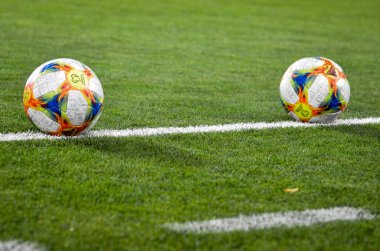 Dnipro, Ukrayna - 10 Eylül 2019: 2020 Avrupa Futbol Şampiyonası elemelerinin resmi topu, Ukrayna