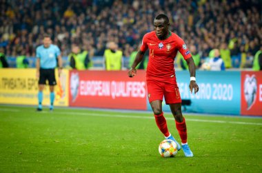 Kyiv, Ukrayna - 14 Ekim 2019: Uefa Euro 2020 ön eleme maçında Ukrayna milli takımı Ukrayna ile Portekiz milli takımı Ukrayna maçı sırasında Bruma oyuncusu