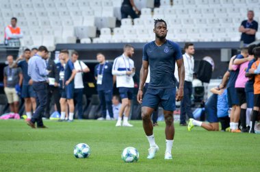 İstanbul, Türkiye - 14 Ağustos 2019: Uefa Süper Kupası Finallerinden önce Vodafone Arena, Türkiye 'deki Vodafone Park' ta Liverpool ile Chelsea arasında oynanan karşılaşma Michy Batshuayi