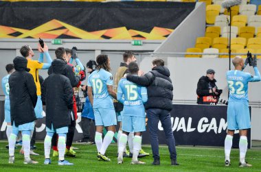 Lviv, Ukrayna - 28 Kasım 2019: Alexandria (Ukrayna) ile Wolfsburg (Almanya), Ukrayna arasındaki Uefa Avrupa Ligi karşılaşmasında kazandığı zaferden sonra Wolfsburg oyuncusu
