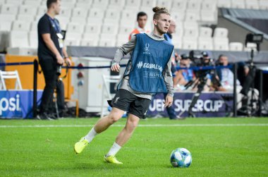 İstanbul, Türkiye - 14 Ağustos 2019: Liverpool futbolcuları Uefa Süper Kupası Finalleri öncesinde Vodafone Arena, Türkiye 'deki Vodafone Park' ta Liverpool ve Chelsea arasında oynanan karşılaşma öncesi antrenman oturumu