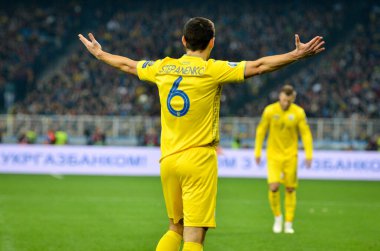 Kyiv, Ukrayna - 14 Ekim 2019: Uefa Euro 2020 ön eleme karşılaşmasında Taras Stepanenko oyuncusu ulusal takım Ukrayna ile Portekiz milli takımı Ukrayna arasında oynanan karşılaşma