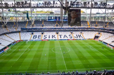 İstanbul, Türkiye - 14 Ağustos 2019: Türkiye 'nin Vodafone Arena kentinde oynanan Uefa Süper Kupası Finalleri öncesinde Vodafone Arenawith stadyumunun genel görünümü