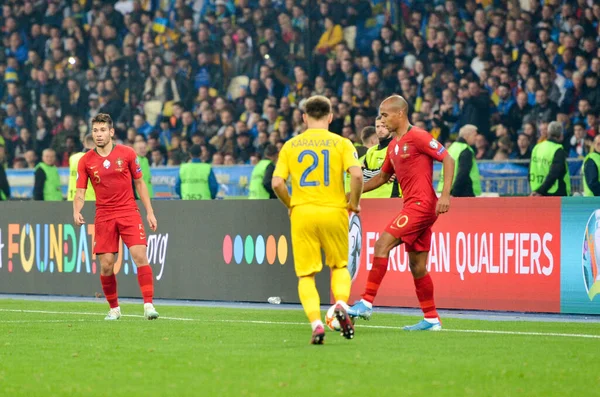 Kyiv, Ukrayna - 14 Ekim 2019: Uefa Euro 2020 ön eleme maçında Joao Mario, Portekiz milli takımı Ukrayna 'ya karşı oynamıştır.
