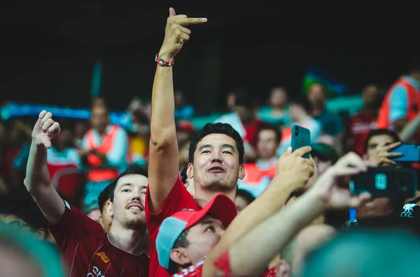 Isztambul Törökország 2019 Augusztus Liverpool Fan Shows Middle Finger Uefa — Stock Fotó