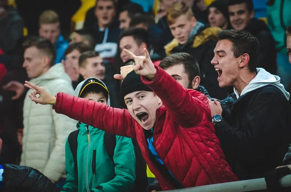 Lviv Ucraina Novembre 2019 Tifosi Felici Festeggiano Vittoria Sostengono Loro — Foto Stock