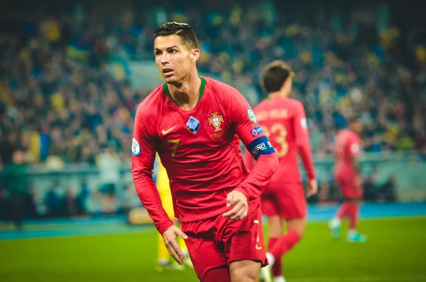 乌克兰基辅 2019年10月14日 克里斯蒂亚诺 罗纳尔多 Cristiano Ronaldo 在乌克兰国家队与葡萄牙国家队2020年欧洲杯预选赛中的表现 — 图库照片