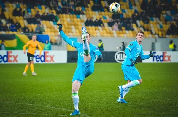 Lviv, Ukrayna - 28 Kasım 2019: Alexandria (Ukrayna) ile Wolfsburg (Almanya), Ukrayna arasındaki Uefa Avrupa Ligi karşılaşmasında Maximilian Arnold oyuncusu
