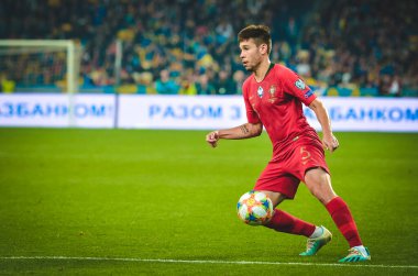 Kyiv, Ukrayna - 14 Ekim 2019: Uefa Euro 2020 ön eleme karşılaşmasında Ukrayna milli takımı Ukrayna ile Ukrayna milli takımı arasındaki Raphael Guerreiro oyuncusu