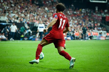 İstanbul, Türkiye - 14 Ağustos 2019: Türkiye 'nin Vodafone Arena kentindeki Vodafone Park' ta Liverpool ile Chelsea arasında oynanan Uefa Süper Kupası Finalleri sırasında Muhammed Salah