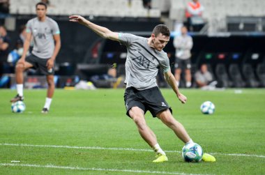 İstanbul, Türkiye - 14 Ağustos 2019: Andrew Robertson Uefa Süper Kupası Finallerinden önce Liverpool ile Chelsea arasında Vodafone Park, Vodafone Arena, Türkiye