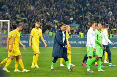Kyiv, Ukrayna - 14 Ekim 2019: Ukrayna Millî Futbol Takımı Portekiz 'e karşı kazanılan zaferi ve 2020 Euro ödüllü Uefa Euro 2020 ön eleme karşılaşmasında birinciliği kutladı, Ukrayna