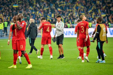 Kyiv, Ukrayna - 14 Ekim 2019: Portekiz milli futbol takımı Uefa Euro 2020 ön eleme maçı sonrasında taraftarlarına teşekkür ediyor