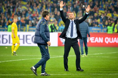 Kyiv, Ukrayna - 14 Ekim 2019: Ukrayna Milli Futbol Takımı ve Teknik Direktör Andriy Shevchenko Portekiz 'e karşı zaferini kutladı ve Euro 2020, Ukrayna
