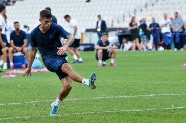 İstanbul, Türkiye - 14 Ağustos 2019: Christian Pulisiç, Türkiye 'nin Vodafone Arena kentindeki Vodafone Park' ta Liverpool ile Chelsea arasında oynanan Uefa Süper Kupa Finalleri öncesinde futbolcuların antrenman oturumuna katıldı.