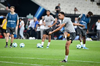 İstanbul, Türkiye - 14 Ağustos 2019: Trent Alexander-Arnold Uefa Süper Kupası Finalleri öncesinde Liverpool ile Chelsea arasında Vodafone Park, Türkiye 'deki Vodafone Arena' da oynanan karşılaşma