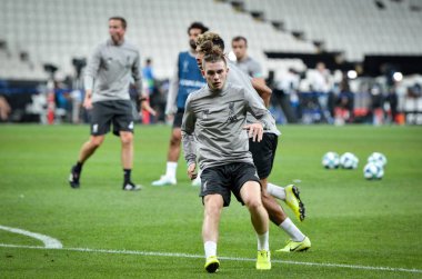 İstanbul, Türkiye - 14 Ağustos 2019: Uefa Süper Kupası Finalleri öncesinde Vodafone Arena, Türkiye 'deki Vodafone Park' ta Liverpool ile Chelsea arasında oynanan Alex Oxlade Chamberlain karşılaşması