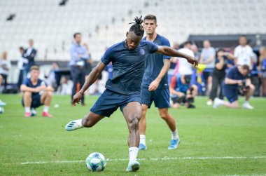 İstanbul, Türkiye - 14 Ağustos 2019: Uefa Süper Kupası Finallerinden önce Vodafone Arena, Türkiye 'deki Vodafone Park' ta Liverpool ile Chelsea arasında oynanan karşılaşma Michy Batshuayi