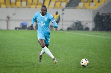 Lviv, Ukrayna - 28 Kasım 2019: Uefa Avrupa Ligi (Ukrayna) - Wolfsburg (Almanya) - Ukrayna maçı sırasında Josuha Guilavogui oyuncusu