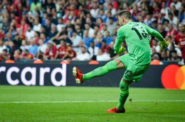 İstanbul, Türkiye - 14 Ağustos 2019: Vodafone Arena, Türkiye 'deki Vodafone Park' ta Liverpool ile Chelsea arasında oynanan Uefa Süper Kupası Finalleri 'nde Adrian oyuncusu