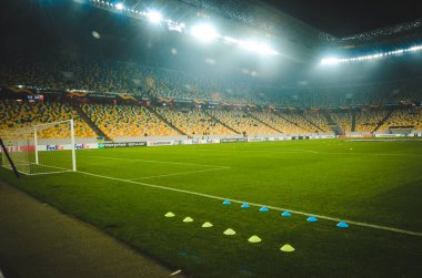 Lviv, Ukrayna - 28 Kasım 2019: Uefa Avrupa Ligi 'nin Uefa Wolfsburg, Ukrayna maçı sırasında stadyumun genel manzarası ve stadyumun manzarası