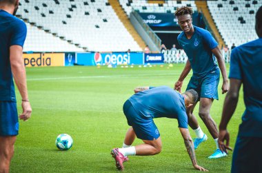 İstanbul, Türkiye - 14 Ağustos 2019: Türkiye 'nin Vodafone Arena kentindeki Vodafone Park' ta Liverpool ile Chelsea arasında oynanan Uefa Süper Kupa Finalleri öncesinde Chelsea futbolcuları antrenman oturumu