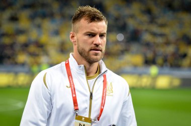 Kyiv, Ukrayna - 14 Ekim 2019: Uefa Euro 2020 ön eleme karşılaşmasında Ukrayna milli takımı Ukrayna ile Ukrayna milli takımı arasında oynanan karşılaşma sırasında Andrii Yarmolenko