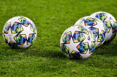 Kharkiv, Ukrayna - 18 Eylül 2019: Şampiyonlar Ligi resmi futbol topu Uefa Şampiyonlar Ligi maçında Ukrayna 'nın Manchester City (İngiltere) maçında sona erdi