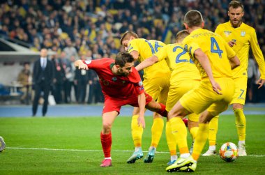 Kyiv, Ukrayna - 14 Ekim 2019: Uefa Euro 2020 ön eleme karşılaşmasında Ukrayna milli takımı Ukrayna ile Ukrayna milli takımı arasında oynanan karşılaşmada Bernardo Silva