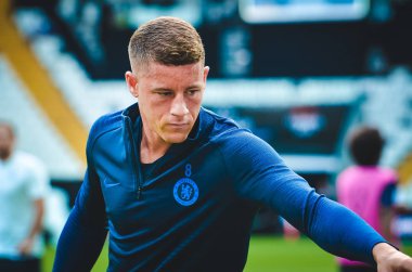 İstanbul, Türkiye - 14 Ağustos 2019: Ross Barkley ve oyuncuların Uefa Süper Kupası Finalleri öncesinde Vodafone Arena, Türkiye 'deki Vodafone Park' ta Liverpool ve Chelsea arasında oynanan karşılaşma öncesi antrenman oturumu