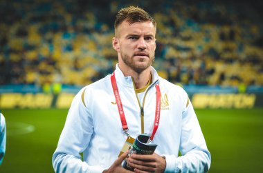 Kyiv, Ukrayna - 14 Ekim 2019: Uefa Euro 2020 ön eleme karşılaşmasında Ukrayna milli takımı Ukrayna ile Ukrayna milli takımı arasında oynanan karşılaşma sırasında Andrii Yarmolenko
