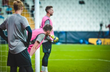 İstanbul, Türkiye - 14 Ağustos 2019: Liverpool futbolcuları Uefa Süper Kupası Finalleri öncesinde Vodafone Arena, Türkiye 'deki Vodafone Park' ta Liverpool ve Chelsea arasında oynanan karşılaşma öncesi antrenman oturumu