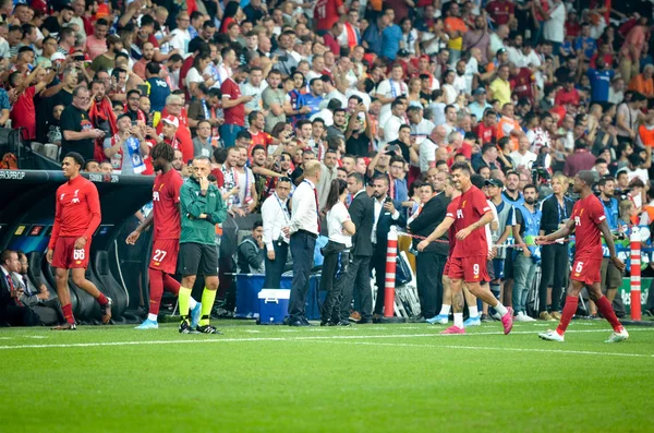 イスタンブール トルコ 8月14 2019 Uefaスーパーカップ決勝中のリバプールサッカー選手は トルコのボーダフォンアリーナスタジアムでリバプールとチェルシーの試合 — ストック写真