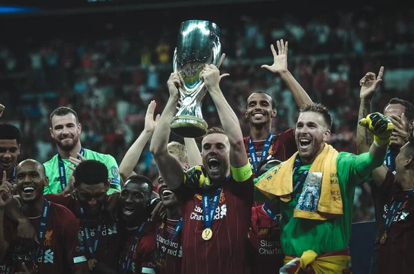 Estambul Turquía Agosto 2019 Los Futbolistas Liverpool Celebran Victoria Ceremonia —  Fotos de Stock