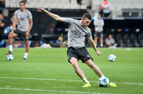 İstanbul, Türkiye - 14 Ağustos 2019: Andrew Robertson Uefa Süper Kupası Finallerinden önce Liverpool ile Chelsea arasında Vodafone Park, Vodafone Arena, Türkiye