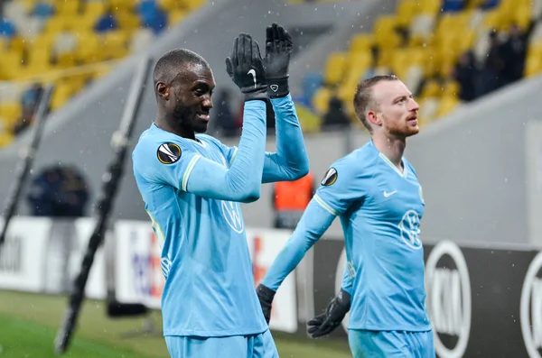 Lviv, Ukrayna - 28 Kasım 2019: Alexandria (Ukrayna) ile Wolfsburg (Almanya), Ukrayna arasındaki Uefa Avrupa Ligi karşılaşmasında kazandığı zaferden sonra Wolfsburg oyuncusu