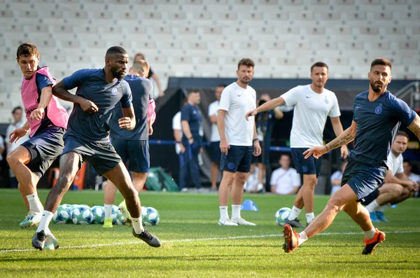 İstanbul, Türkiye - 14 Ağustos 2019: Türkiye 'nin Vodafone Arena kentindeki Vodafone Park' ta Liverpool ile Chelsea arasında oynanan Uefa Süper Kupa Finalleri öncesinde Chelsea futbolcuları antrenman oturumu