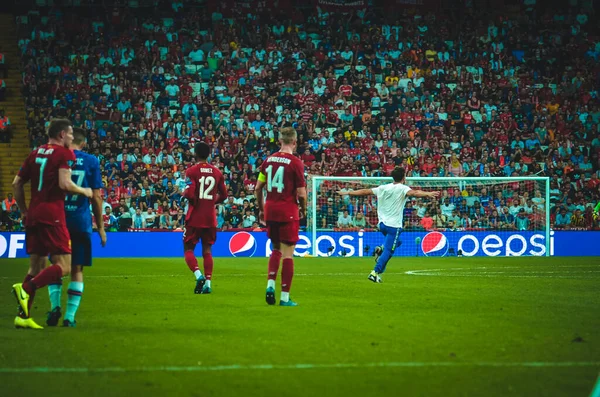 Isztambul Törökország 2019 Augusztus Stryker Kirohant Futballpályára Uefa Super Cup — Stock Fotó