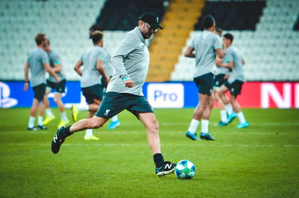 Istanbul Turkey August 2019 Coach Jurgen Klopp Hit Ball Uefa — Stock Photo, Image