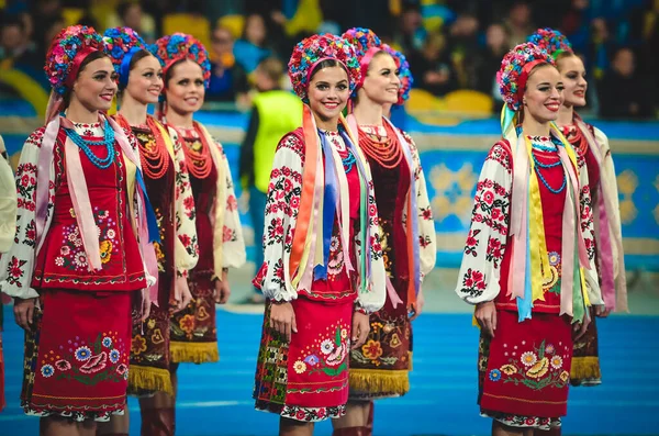 Kyiv Ukraine Outubro 2019 Seleção Ucraniana Mulheres Trajes Nacionais Faz — Fotografia de Stock