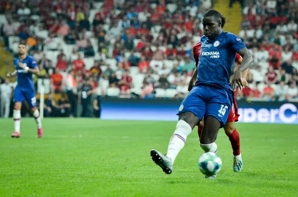 İstanbul, Türkiye - 14 Ağustos 2019: Türkiye 'nin Vodafone Arena kentindeki Vodafone Park' ta Liverpool ile Chelsea arasında oynanan Uefa Süper Kupası Finalleri sırasında futbolcu