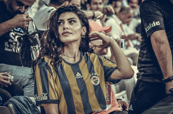 Istambul Turquia Agosto 2019 Fan Girl Galatasaray Apoia Equipa Durante — Fotografia de Stock