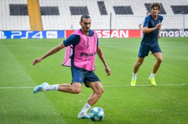 İstanbul, Türkiye - 14 Ağustos 2019: Vodafone Arena, Türkiye 'deki Vodafone Park' ta Liverpool ile Chelsea arasında oynanan Uefa Süper Kupası Finalleri öncesinde Davide Zappacosta