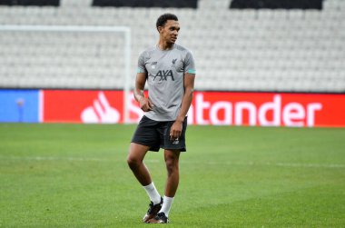 İstanbul, Türkiye - 14 Ağustos 2019: Trent Alexander-Arnold Uefa Süper Kupası Finalleri öncesinde Liverpool ile Chelsea arasında Vodafone Park, Türkiye 'deki Vodafone Arena' da oynanan karşılaşma